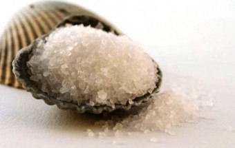 Przydatne właściwości soli morskiej dla piękna i zdrowia