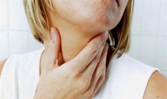 Causas e tratamento de nódulos na garganta