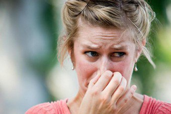 Orsaker och behandling av en obehaglig lukt från näsan