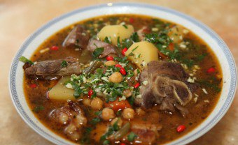 We reizen naar de Kaukasus en koken in onze keuken heerlijke soepbozbash