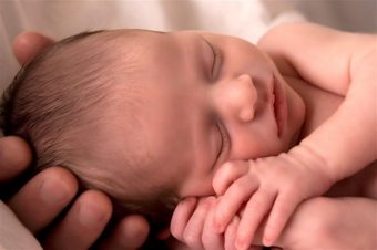 Tamanho da cabeça da criança em meses após o nascimento: normas e desvios