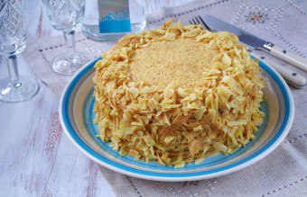 Napoleonsalade van cakes met verschillende vullingen: de beste recepten