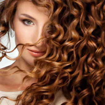 Rahsia keindahan: kita belajar untuk mengetuk rambut tanpa keriting dan pengeritingan besi