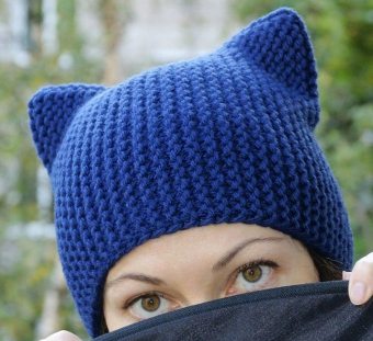 Hat dengan telinga kucing: headdress asli dengan tangan anda sendiri