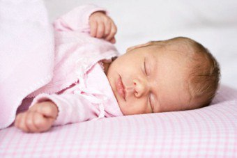 ทารกแรกเกิดควรนอนกี่?