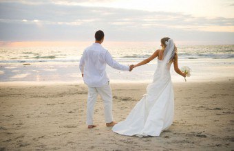 Een bescheiden bruiloft: hoe organiseer je een fatsoenlijke vakantie met een beperkt budget?