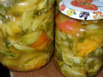 Omáčka zo zelených paradajok na zimu: recepty na prípravu, tajomstvo varenia