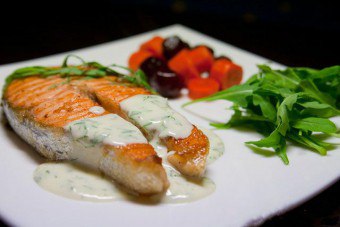揚げた魚のソース：最高のレシピ