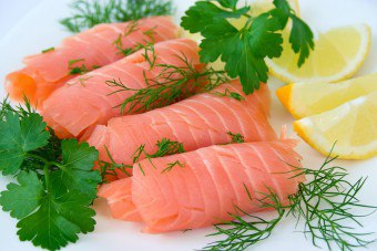 Är röd fisk och amning kompatibel?
