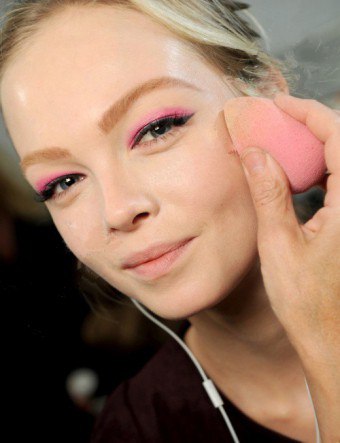 Špongie-vajcia pre perfektné make-up - výhody a nuansy používania krása mixér