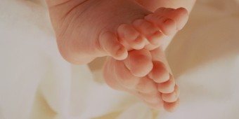 Fused prsty na nohách: čo to znamená a aké sú príčiny výskytu syndactyly