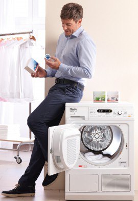 เครื่องซักผ้าจะกระโดดขึ้นเมื่อกด: วิธีรับมือกับปัญหา?