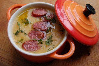 Sup dengan sosej: resipi buatan sendiri untuk setiap selera