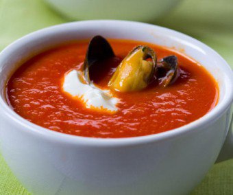 Soup med musslor: den första maträtten för gourmeter