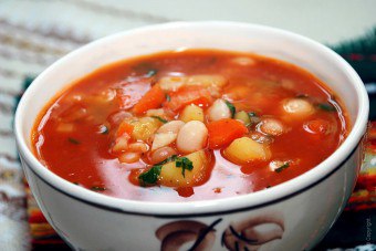 Парадајз супа са пасуљем: кување рецепти за укусно јело
