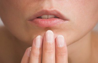 Krekingo ir plakančios lūpos - kas yra priežastis?