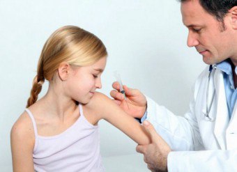 Pada umur berapa vaksin diberikan ADS-m? Kesan sampingan dan kontraindikasi