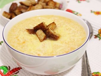 Skanus pirmasis patiekalas su švelniu nuoseklumu: receptai sriubai su bulvių koše ir vištiena