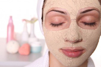 얼굴의 내부 여드름 : 원인 및 치료 방법