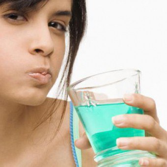 โรคปากมดลูกอักเสบในเด็ก - วิธีการและวิธีการช่วยเด็ก?