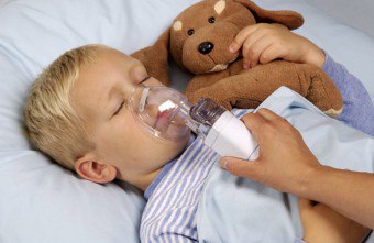 Pernafasan keras dalam kanak-kanak - di manakah ia datang dan bagaimana untuk merawatnya?